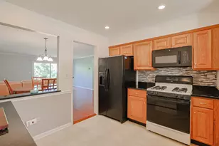 1011 Brentwood Cir, Buffalo Grove, IL 60089 - Photo 9