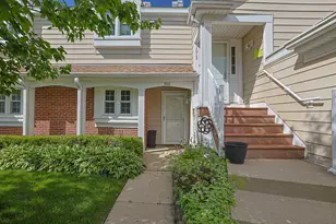 1011 Brentwood Cir, Buffalo Grove, IL 60089 - Photo 3