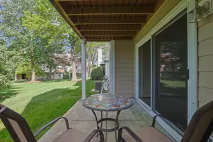 1011 Brentwood Cir, Buffalo Grove, IL 60089 - Photo 23