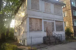 7909 S Essex Ave, Chicago, IL 60617 - Photo 1