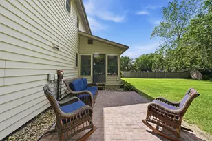 28W118 Hillview Dr, Naperville, IL 60564 - Photo 35