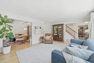 28W118 Hillview Dr, Naperville, IL 60564 - Photo 7