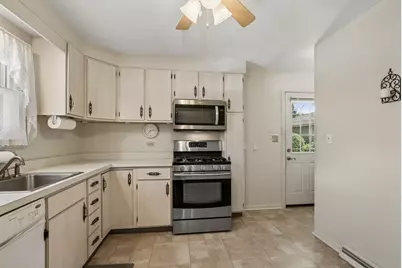 215 Brice Avenue, Mundelein, IL 60060 - Photo 9