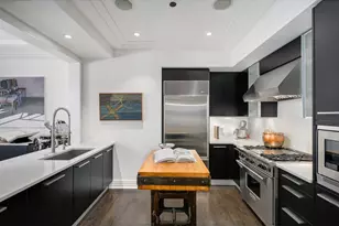 159 E Walton Pl, Chicago, IL 60611 - Photo 15