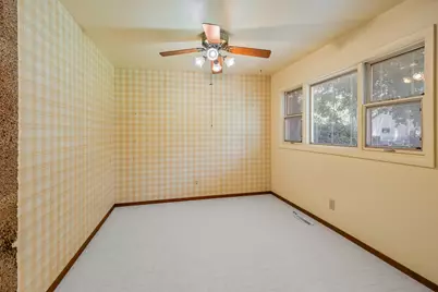 304 Dartmoor Drive, Crystal Lake, IL 60014 - Photo 9