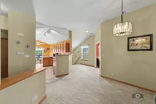 2258 Scott Ln, Aurora, IL 60502 - Photo 7