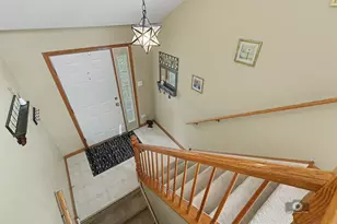 2258 Scott Ln, Aurora, IL 60502 - Photo 3