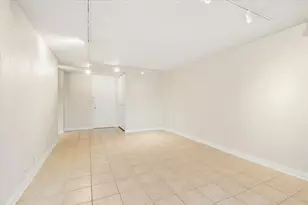 7033 N Kedzie Ave, Chicago, IL 60645 - Photo 3