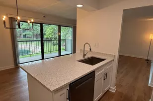 140 E Fountainview Ln, Lombard, IL 60148 - Photo 3