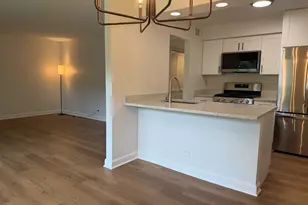 140 E Fountainview Ln, Lombard, IL 60148 - Photo 5