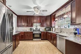 5230 N McVicker Ave, Chicago, IL 60630 - Photo 9