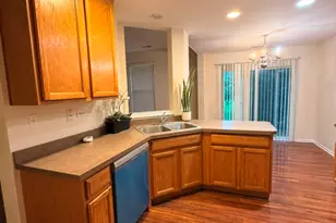 565 Conservatory Ln, Aurora, IL 60502 - Photo 3