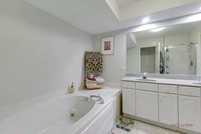 73 Woodstone Drive, Buffalo Grove, IL 60089 - Photo 29