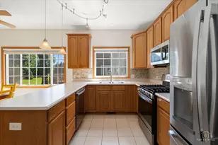 1308 Dancing Bear Ln, Elgin, IL 60120 - Photo 7
