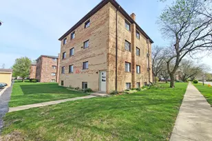2 Paxos Dr, Palos Hills, IL 60465 - Photo 5