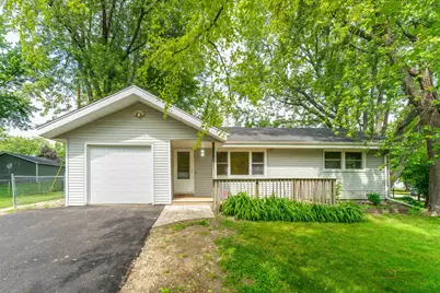 200 S Beck Road, Lindenhurst, IL 60046 - Photo 1