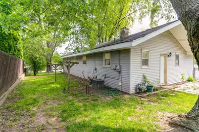 200 S Beck Road, Lindenhurst, IL 60046 - Photo 23
