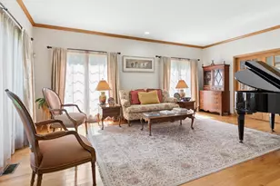 130 N Buckingham Dr, Sugar Grove, IL 60554 - Photo 7