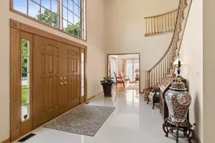 130 N Buckingham Dr, Sugar Grove, IL 60554 - Photo 3
