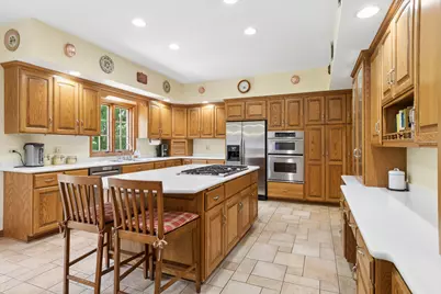 130 N Buckingham Drive, Sugar Grove, IL 60554 - Photo 7