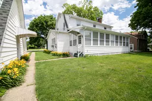 311 W 2nd St, Momence, IL 60954 - Photo 3