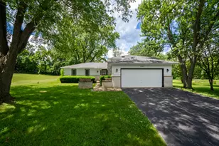 40581 N Sunset Dr, Antioch, IL 60002 - Photo 1