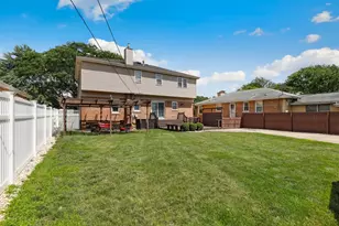 9352 S Ridgeway Ave, Evergreen Park, IL 60805 - Photo 29
