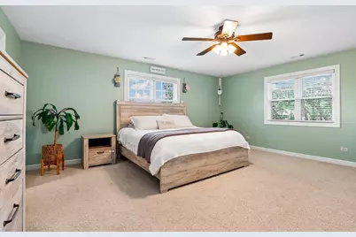 9352 S Ridgeway Avenue, Evergreen Park, IL 60805 - Photo 13