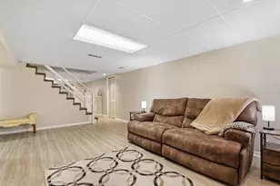 9352 S Ridgeway Ave, Evergreen Park, IL 60805 - Photo 25