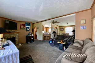 3 Maple Ln, Sandwich, IL 60548 - Photo 3