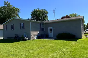 3 Maple Ln, Sandwich, IL 60548 - Photo 15