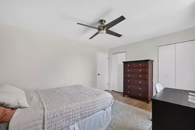 1753 Plymouth Court #B, Wheaton, IL 60189 - Photo 23