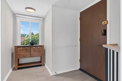 1753 Plymouth Court #B, Wheaton, IL 60189 - Photo 3