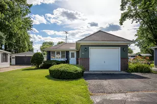 416 S Ben St, Plano, IL 60545 - Photo 1