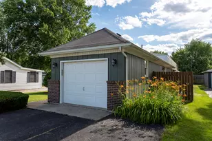 416 S Ben St, Plano, IL 60545 - Photo 3