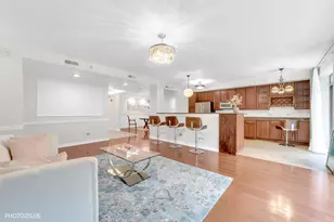 425 Benjamin Dr, Vernon Hills, IL 60061 - Photo 7