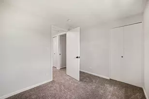 1801 Jamestown Cir, Hoffman Estates, IL 60169 - Photo 11