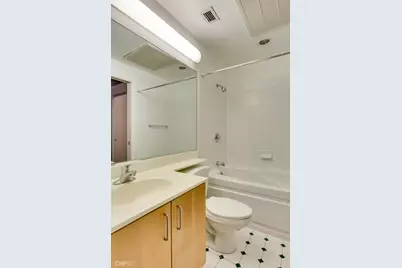 333 W Hubbard Street #412, Chicago, IL 60654 - Photo 17