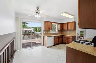 310 Crestwood Ct, Algonquin, IL 60102 - Photo 7