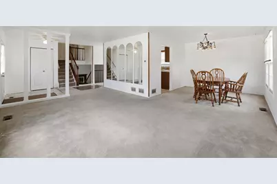 310 Crestwood Court, Algonquin, IL 60102 - Photo 5