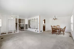 310 Crestwood Ct, Algonquin, IL 60102 - Photo 5