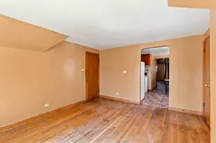 6842 S Campbell Ave, Chicago, IL 60629 - Photo 11