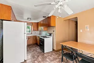 6842 S Campbell Ave, Chicago, IL 60629 - Photo 13
