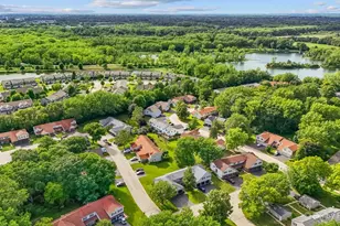 902 Oak Valley Dr, Cary, IL 60013 - Photo 25