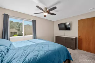 902 Oak Valley Dr, Cary, IL 60013 - Photo 15