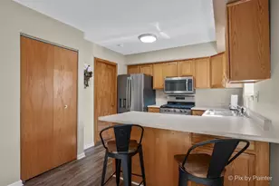 902 Oak Valley Dr, Cary, IL 60013 - Photo 9