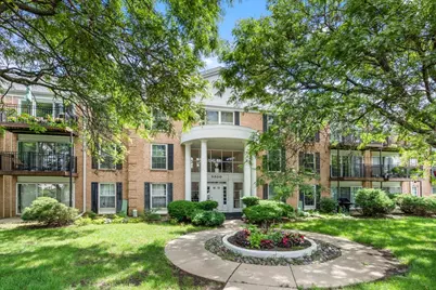 5300 Carriageway Drive #208, Rolling Meadows, IL 60008 - Photo 1