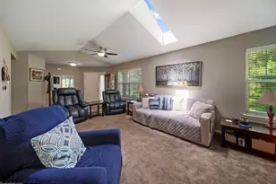 620 Chelsea Ct, Elgin, IL 60123 - Photo 7