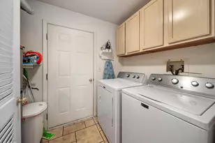 620 Chelsea Ct, Elgin, IL 60123 - Photo 17