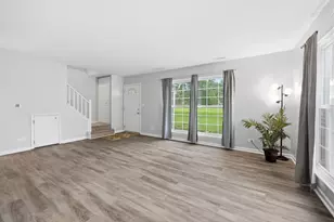 752 Gloucester Dr, Elk Grove Village, IL 60007 - Photo 7